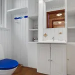 2 Bedroom Gorgeous In *