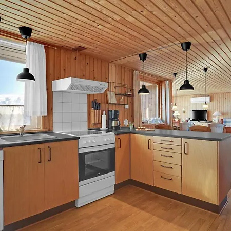 2 Bedroom Gorgeous In 別荘 *